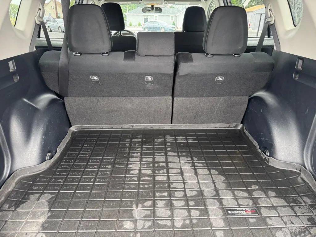 Used 2014 Toyota RAV4 XLE AWD/4WD image 10