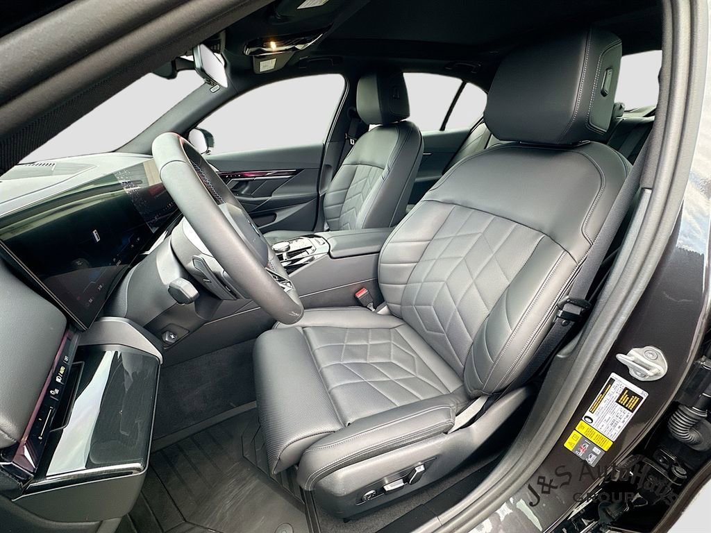 Used 2024 BMW i5 M60 w/ Premium Package image 11