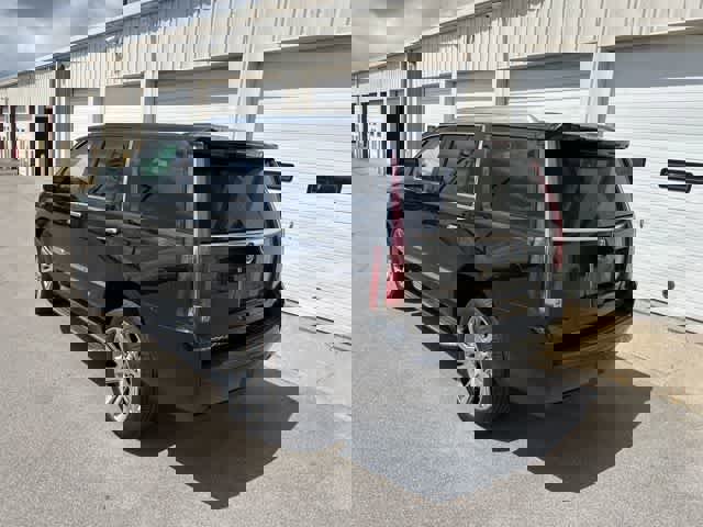 Used 2015 Cadillac Escalade Luxury AWD/4WD image 16