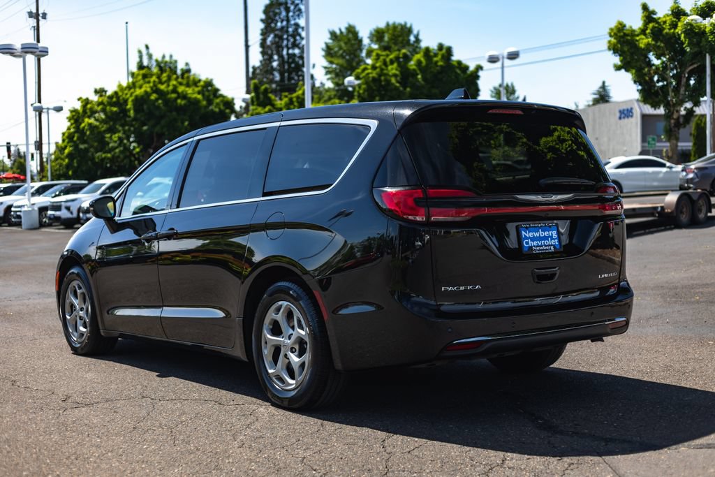 Used 2024 Chrysler Pacifica Limited FWD image 10