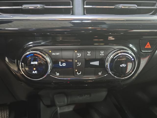 Used 2024 Chevrolet Trax ACTIV w/ Sunroof Package FWD image 24