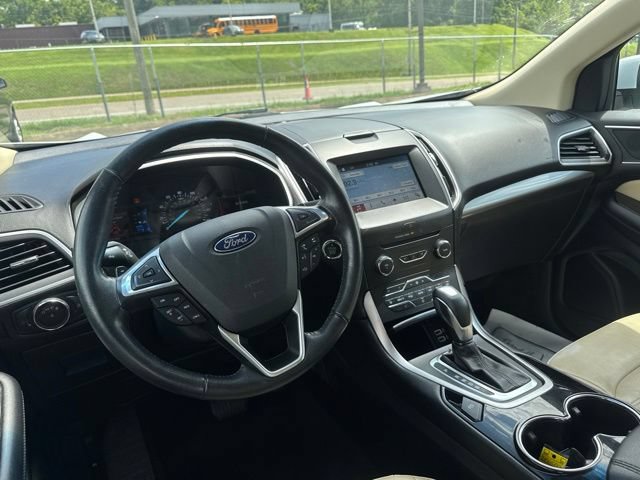 Used 2016 Ford Edge SEL w/ Equipment Group 201A AWD/4WD image 13