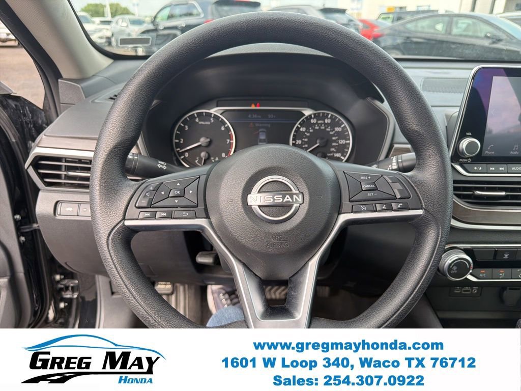 Used 2024 Nissan Altima 2.5 SV image 13