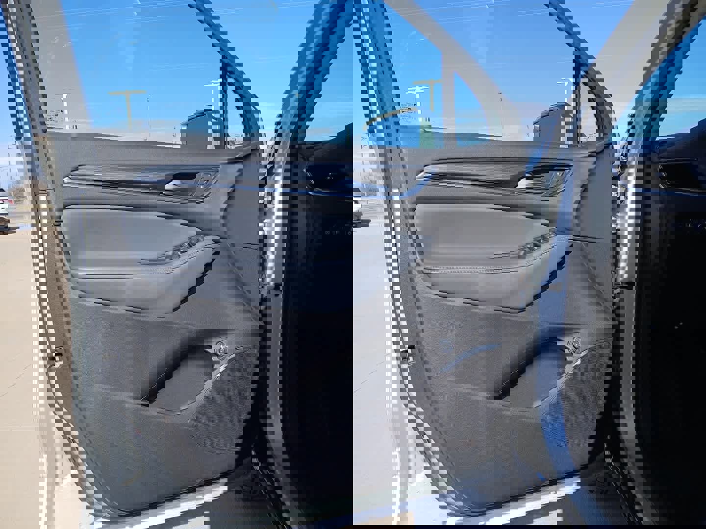 Used 2019 Buick Enclave Essence image 12