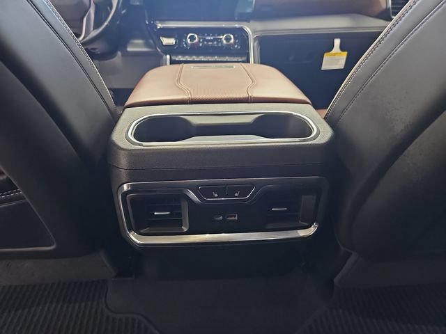 Used 2024 GMC Sierra 3500 Denali Ultimate AWD/4WD image 40