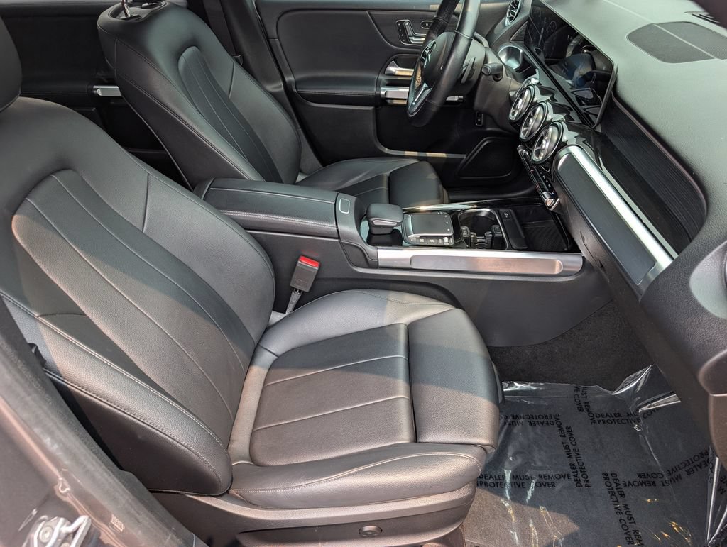 Used 2021 Mercedes-Benz GLB 250 w/ Premium Package image 12