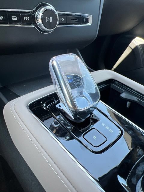 New 2026 Volvo XC90 T8 Plus w/ Protection Package Premier AWD/4WD image 16