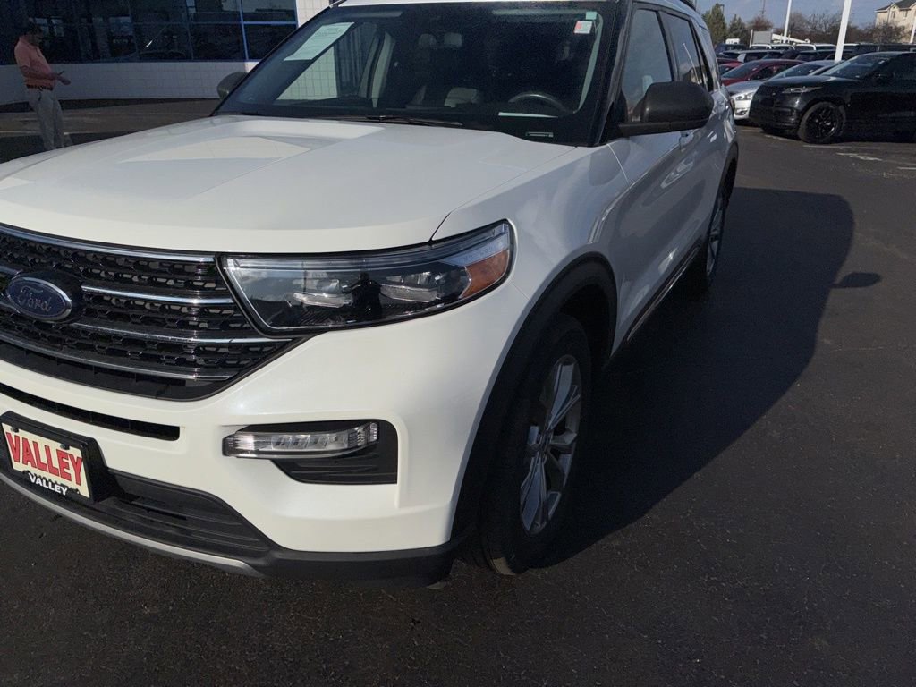Used 2021 Ford Explorer XLT w/ Equipment Group 202A image 5