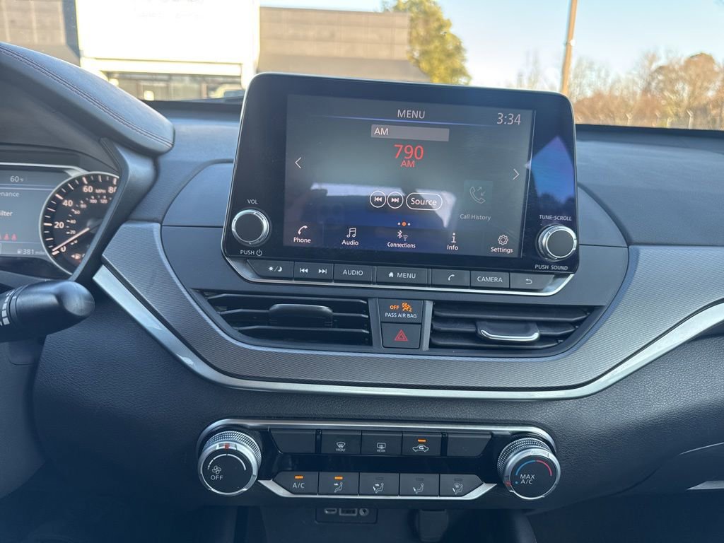 Used 2024 Nissan Altima 2.5 SR image 38