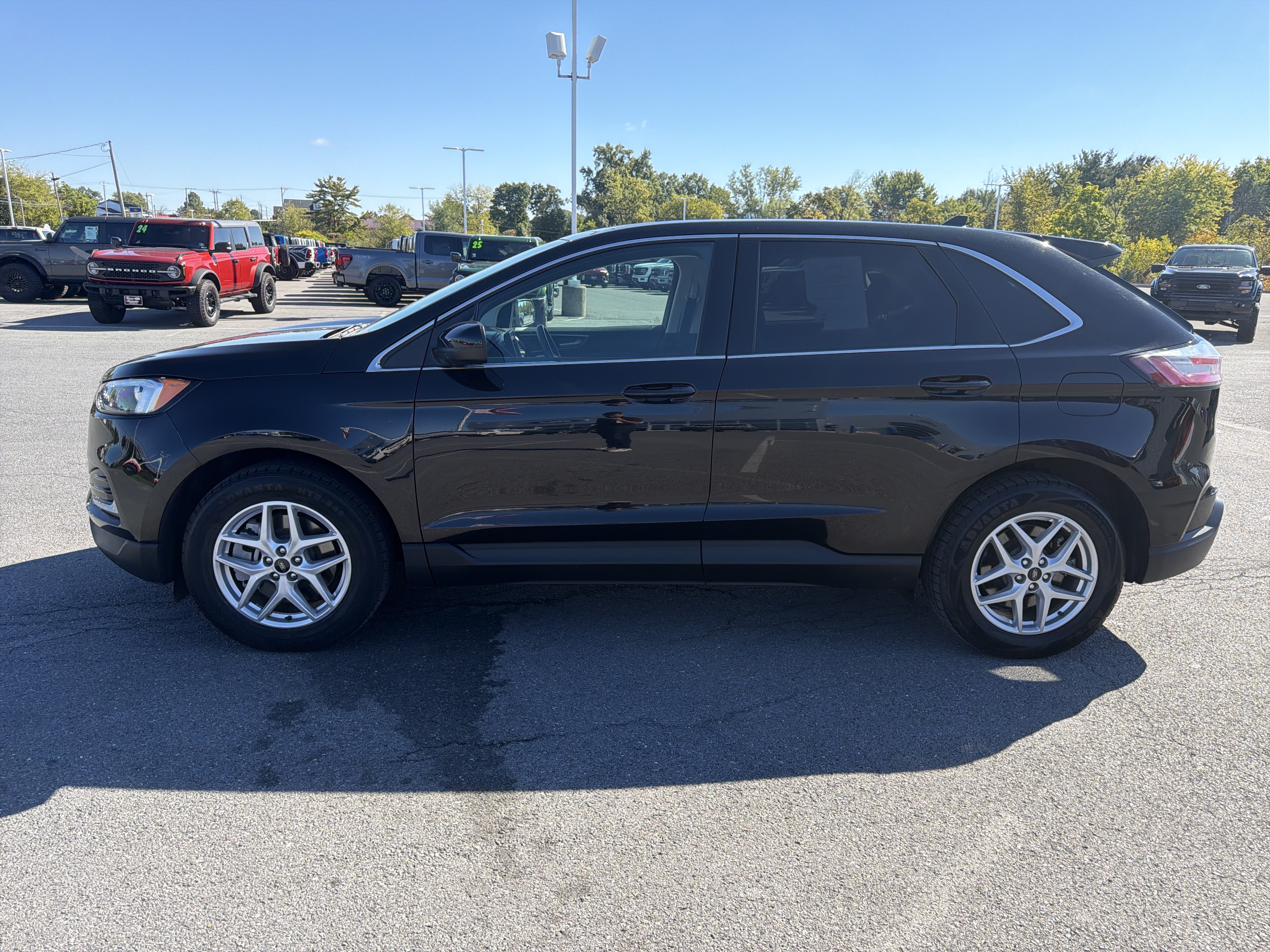 Used 2024 Ford Edge SEL AWD/4WD image 7