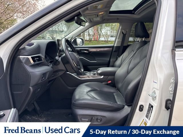 Used 2021 Toyota Highlander Limited image 11