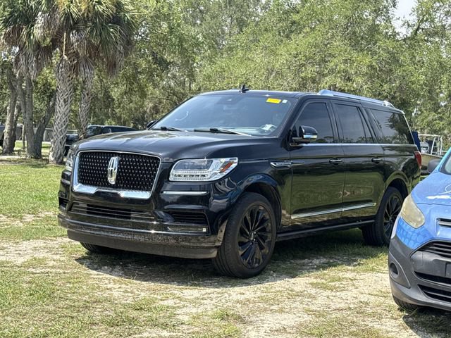 Used 2021 Lincoln Navigator L Reserve AWD/4WD image 2