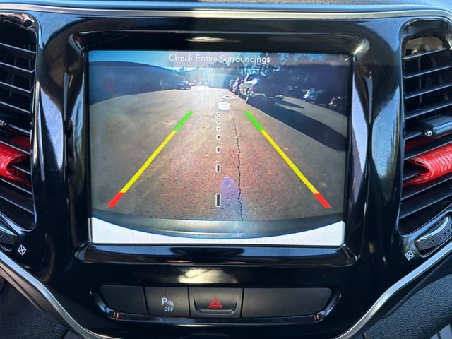 Used 2019 Jeep Cherokee Limited image 22