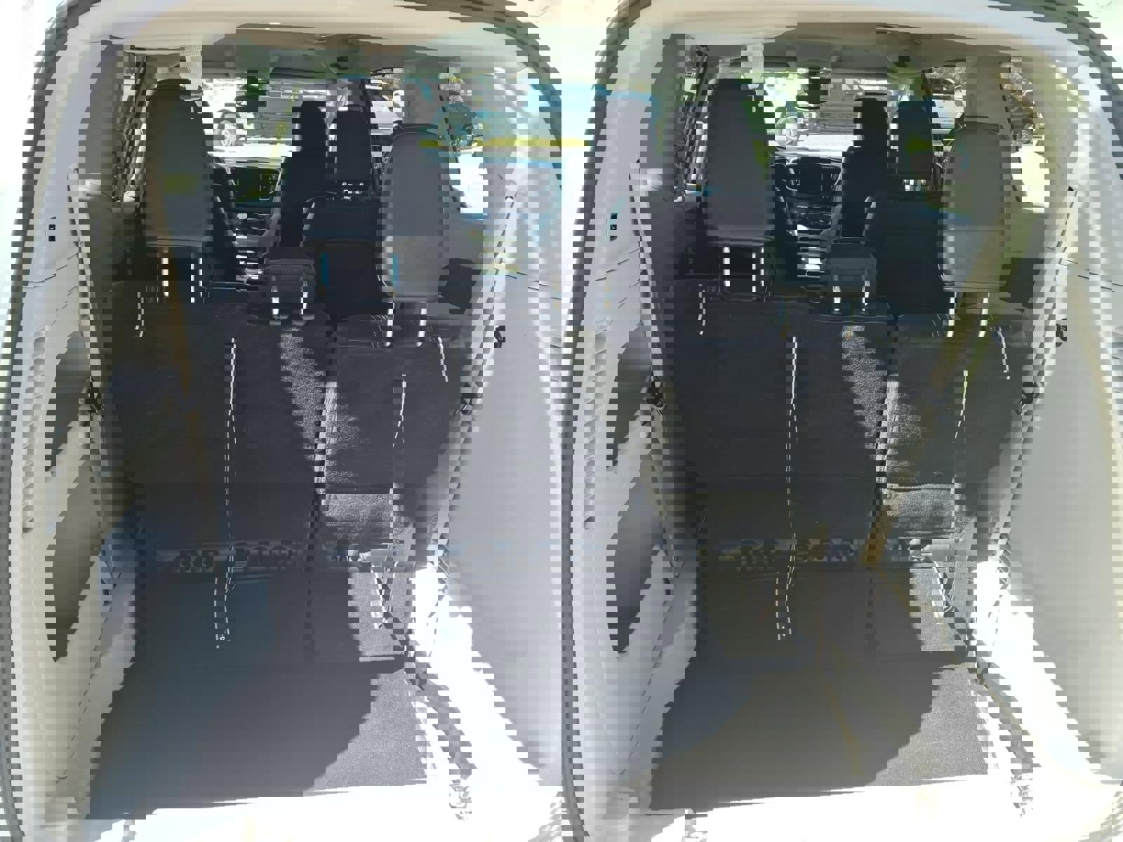 Used 2023 Chrysler Pacifica Touring-L image 19