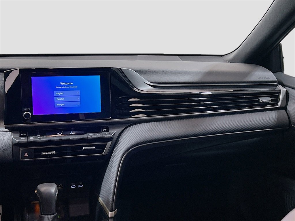 Used 2025 Toyota Camry SE w/ Convenience Package image 19