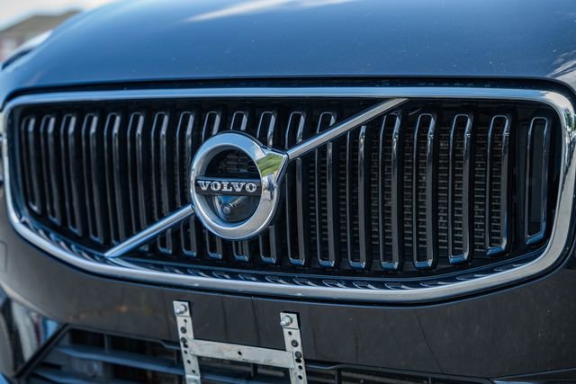 Used 2021 Volvo XC60 T5 Momentum w/ Advanced Package AWD/4WD image 12