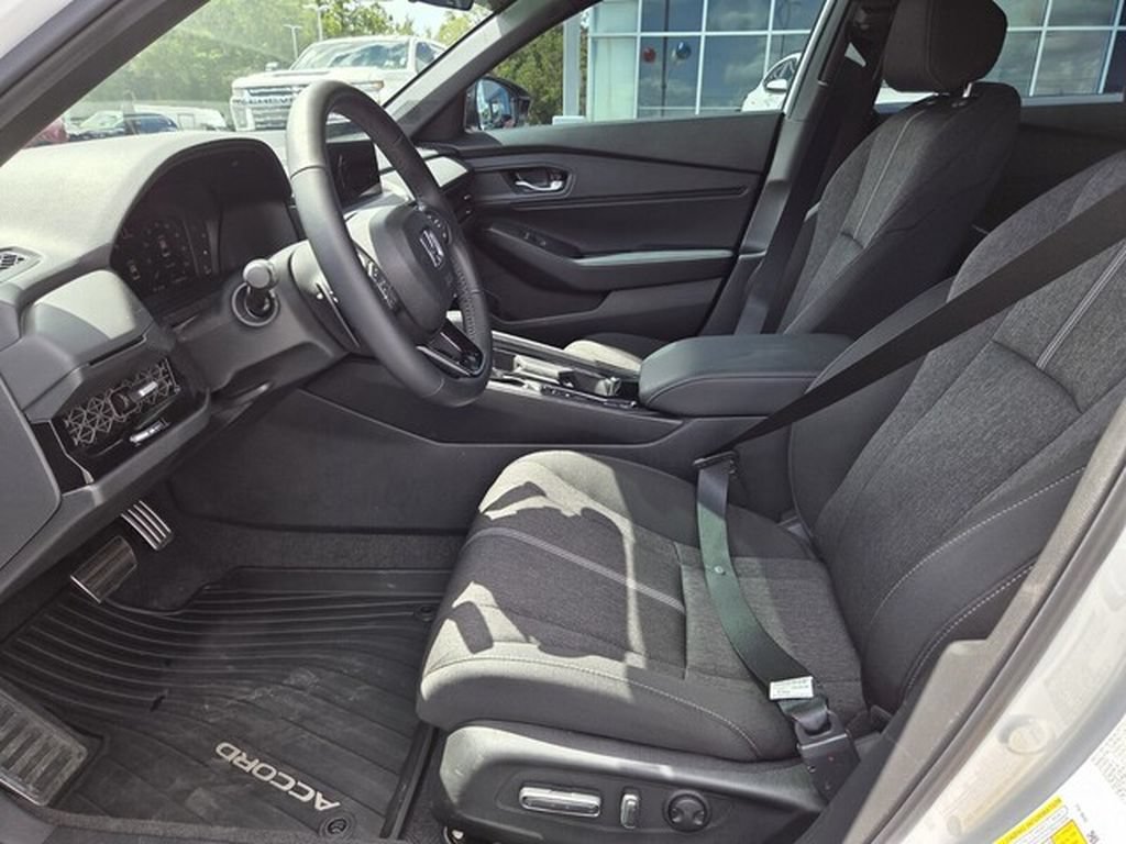 Used 2025 Honda Accord Sport image 11