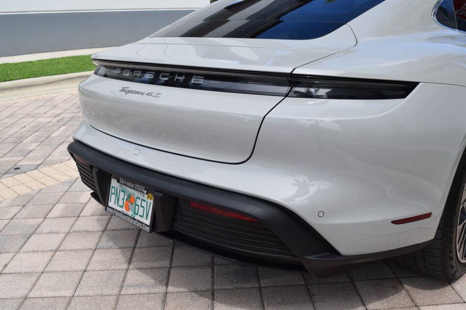 Used 2021 Porsche Taycan 4S AWD/4WD image 18