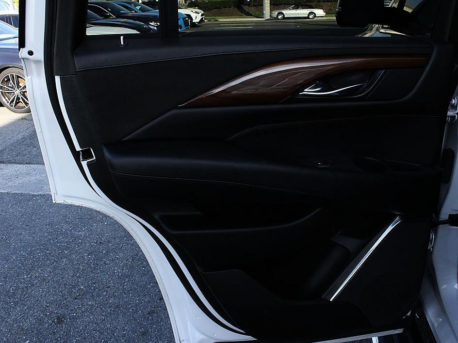 Used 2017 Cadillac Escalade Premium Luxury image 18