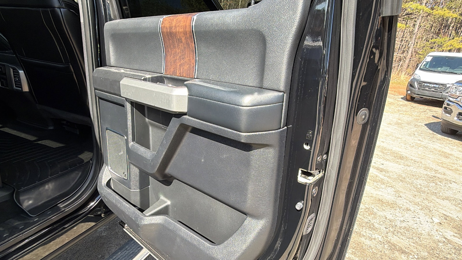 Used 2017 Ford F250 Platinum w/ Platinum Ultimate Package image 19