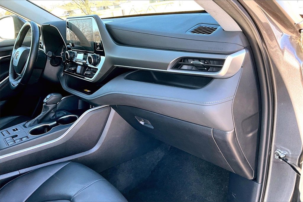 Used 2024 Toyota Highlander XLE image 14