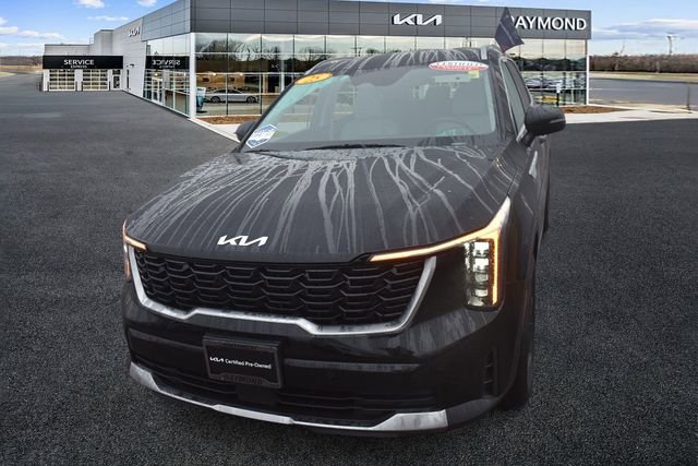 Used 2025 Kia Sorento S image 8