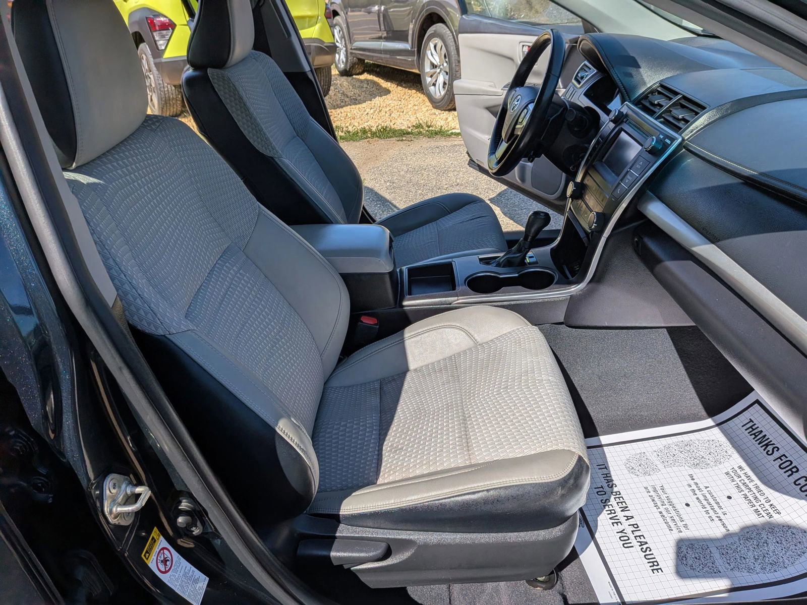 Used 2015 Toyota Camry SE FWD image 34