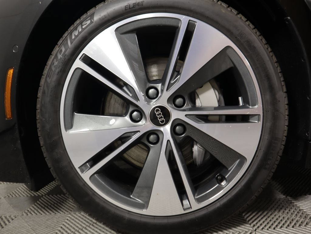 New 2025 Audi A6 e-tron Premium Plus RWD image 32