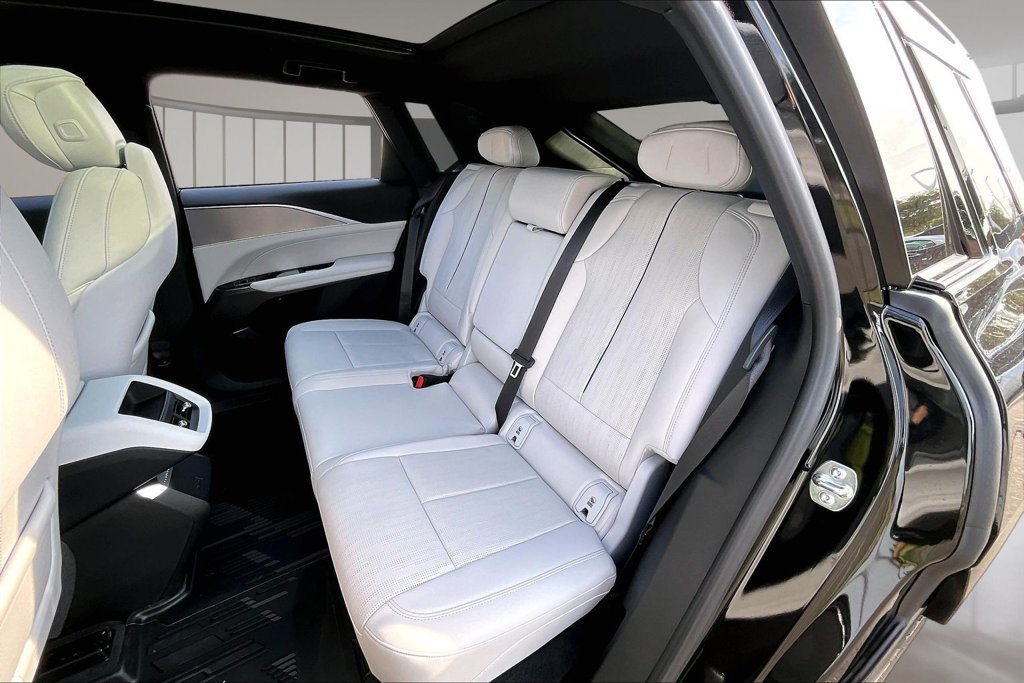 New 2027 Cadillac Lyriq Sport RWD image 10