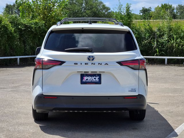 Used 2021 Toyota Sienna XLE FWD image 6