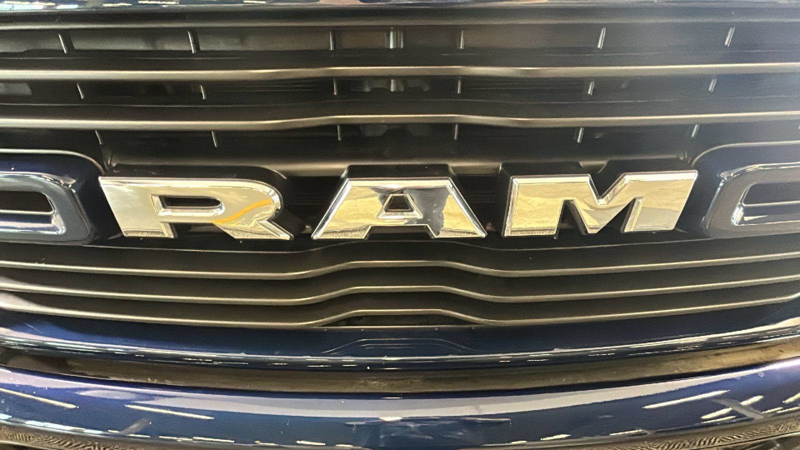 Used 2024 RAM 1500 Laramie AWD/4WD image 10