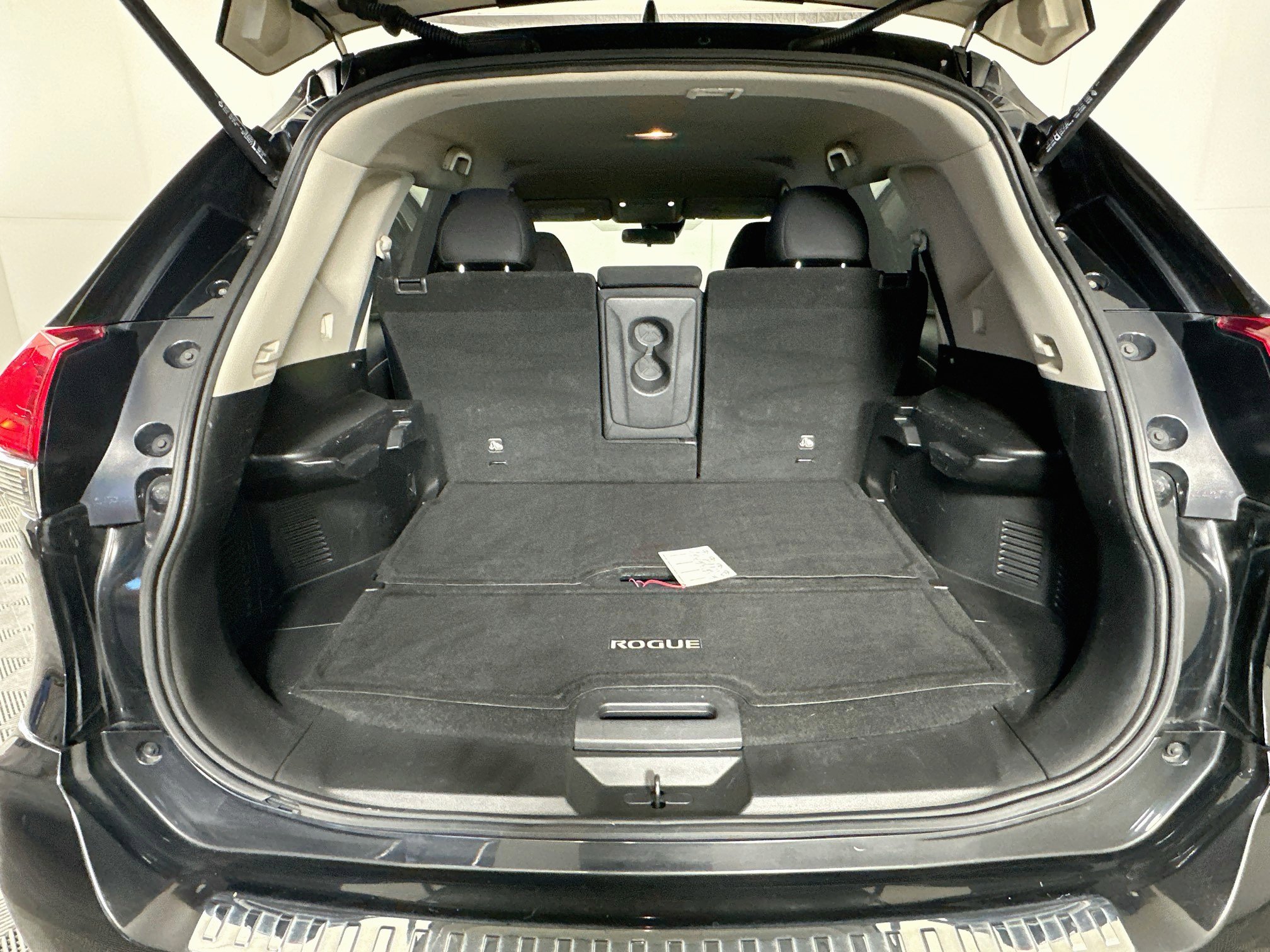 Used 2019 Nissan Rogue S FWD image 27