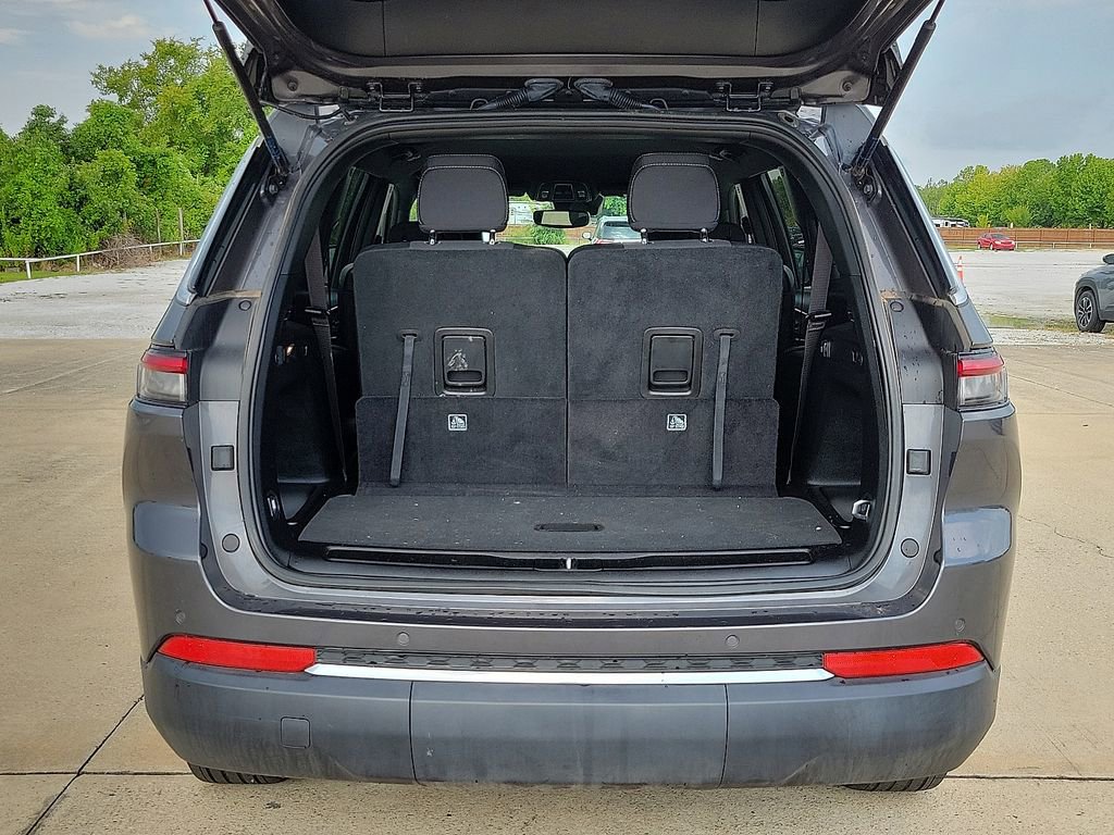 Used 2024 Jeep Grand Cherokee L Laredo image 8