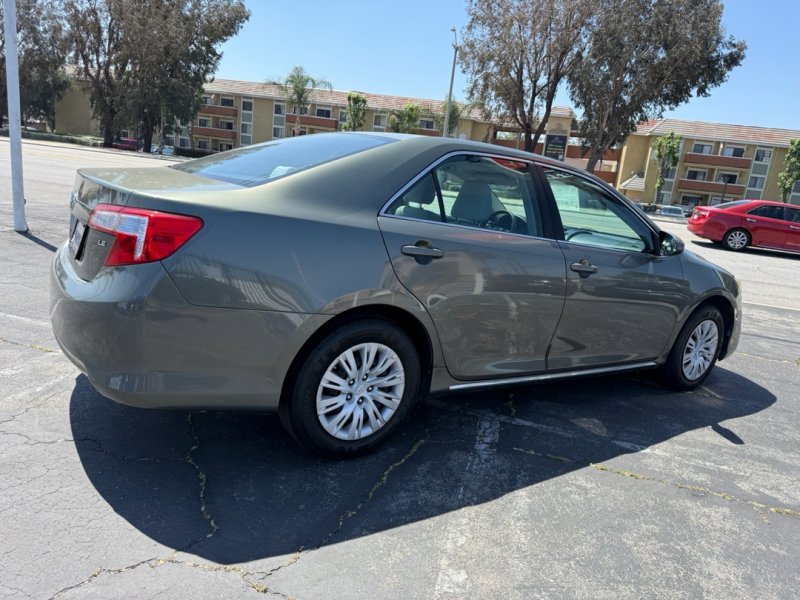 Used 2012 Toyota Camry LE FWD image 8