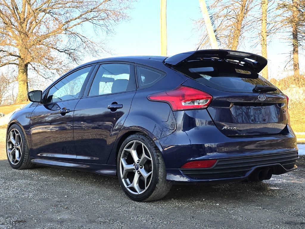 Used 2017 Ford Focus ST image 4