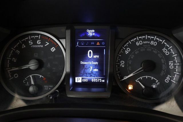Used 2022 Toyota Tacoma TRD Sport w/ TRD Premium Sport Package AWD/4WD image 17