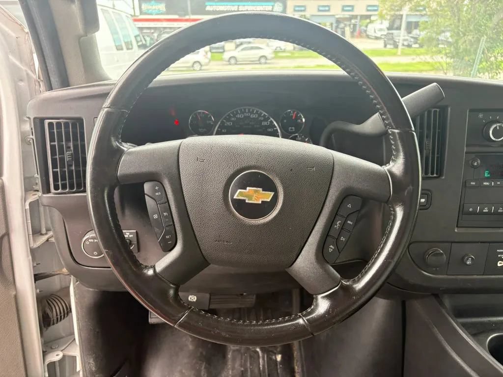 Used 2022 Chevrolet Express 4500 w/ Power Convenience Package RWD image 11