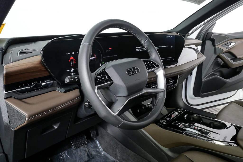 Certified 2025 Audi Q6 e-tron Premium image 4