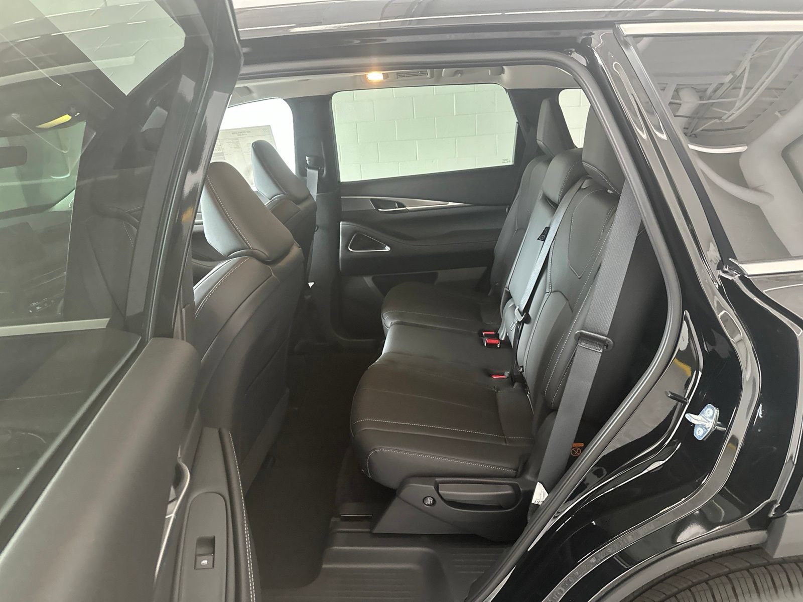New 2027 INFINITI QX60 Luxe w/ Cargo Package AWD/4WD image 10