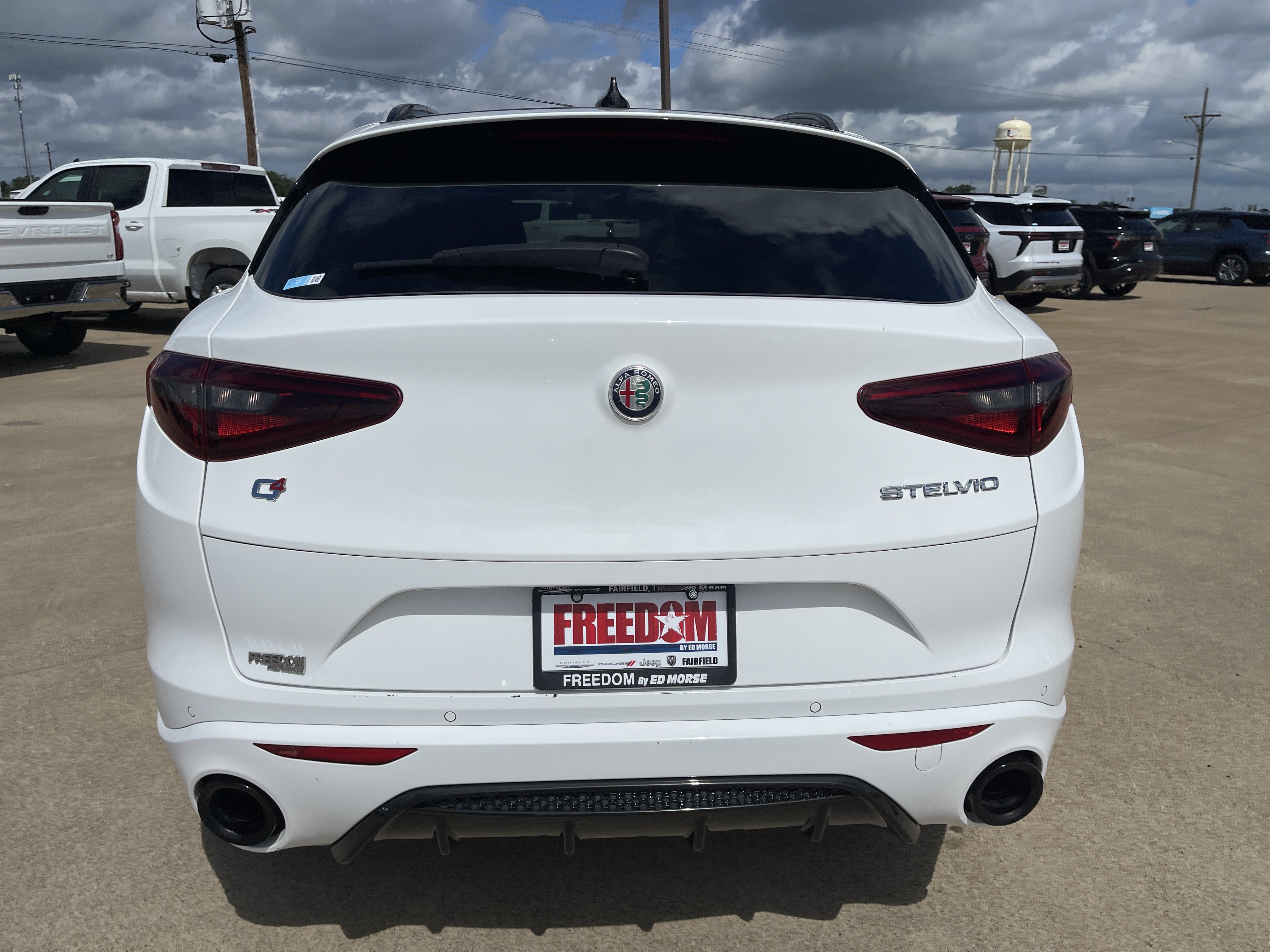Used 2022 Alfa Romeo Stelvio Veloce AWD/4WD image 5