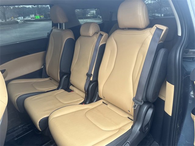 Certified 2024 Kia Carnival EX image 16