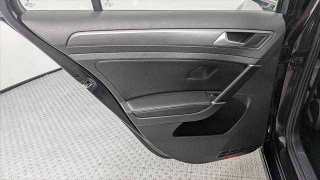 Used 2018 Volkswagen Golf SE FWD image 17