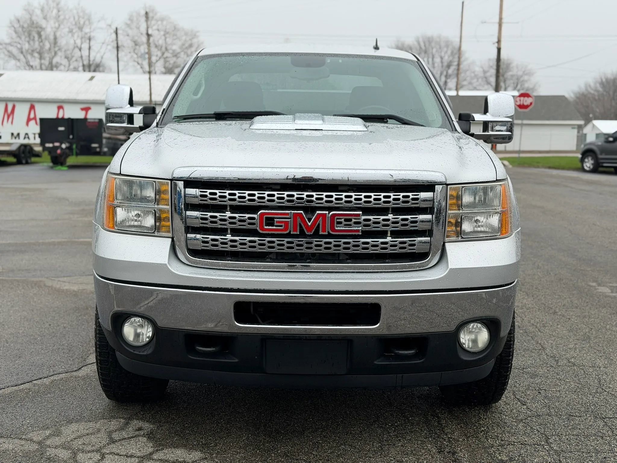 Used 2011 GMC Sierra 2500 SLE w/ SLE Preferred Package AWD/4WD image 2