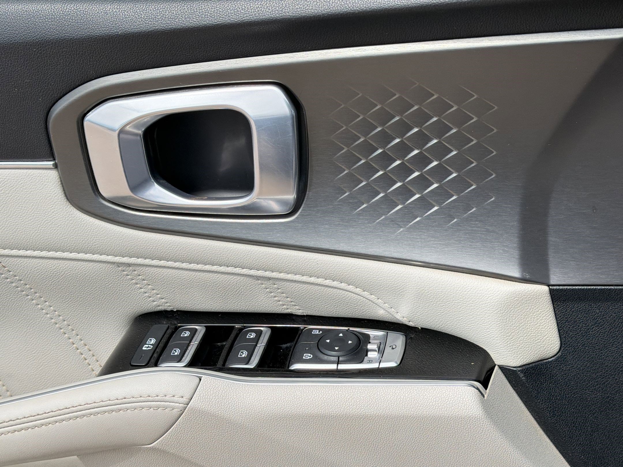 Used 2023 Kia Sorento SX image 13