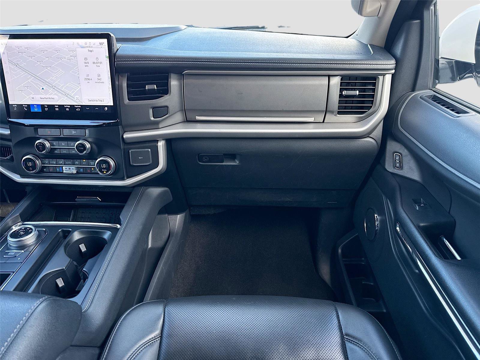 Used 2023 Ford Expedition Max XLT image 23