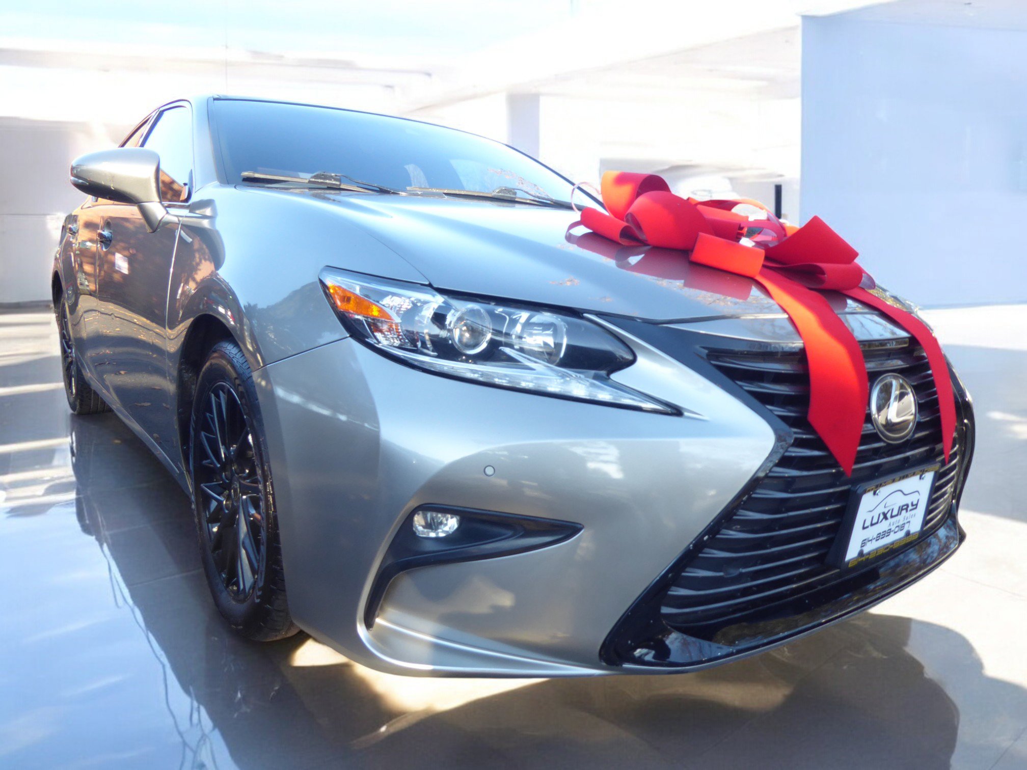 Used 2017 Lexus ES 350 w/ Navigation System Package image 3