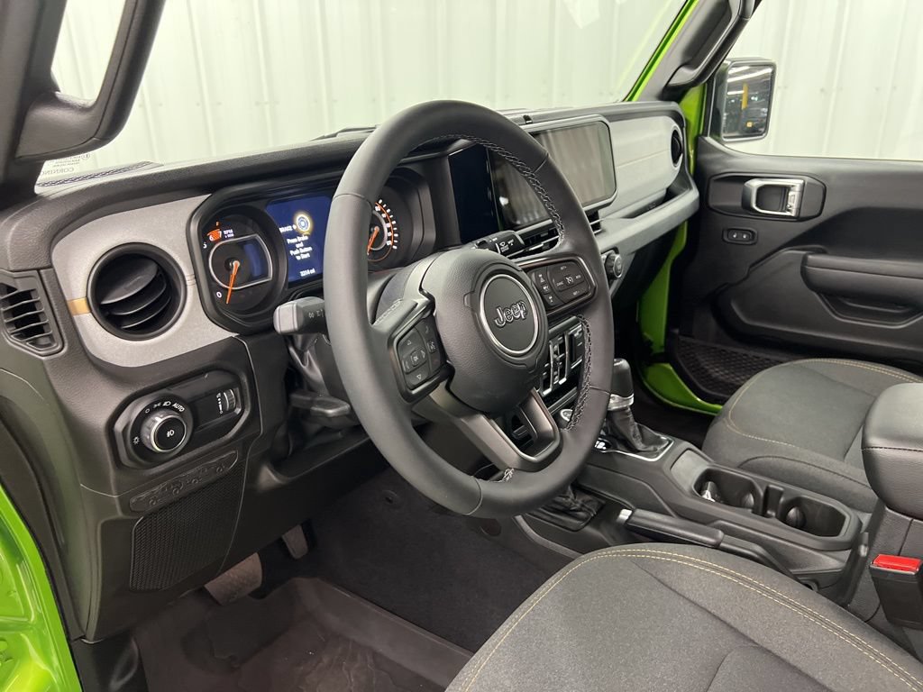 Used 2025 Jeep Wrangler Unlimited Sport AWD/4WD image 18