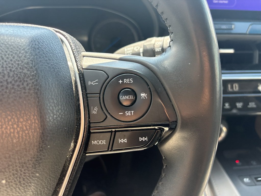 Used 2023 Toyota Venza XLE AWD/4WD image 32
