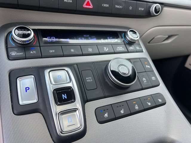 Used 2023 Hyundai Palisade Limited FWD image 17