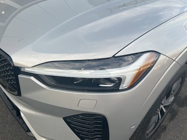 Certified 2025 Volvo XC60 B5 Plus image 8